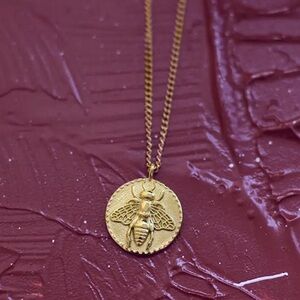 New 18K Gold Minimalist Bee Necklace